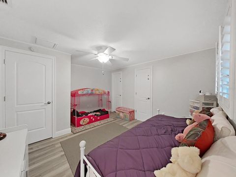 Single Family Residence in SAINT PETERSBURG FL 239 FREEPORT AVENUE 39.jpg