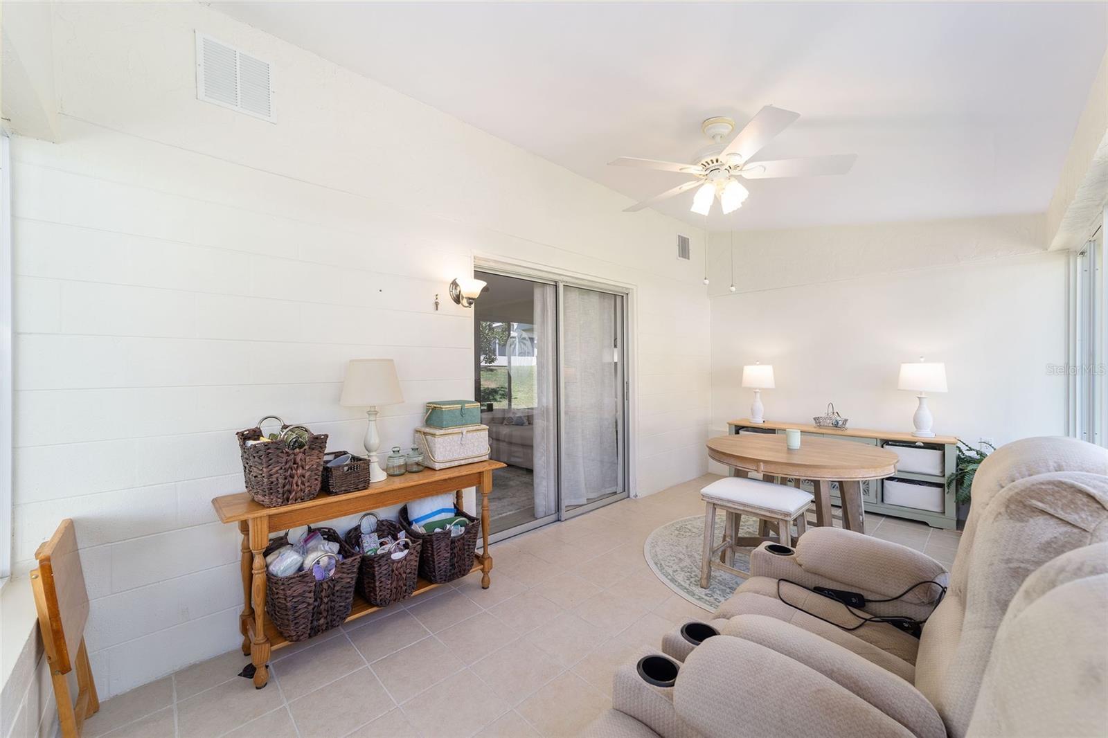 ON TOP OF THE WORLD - Residential