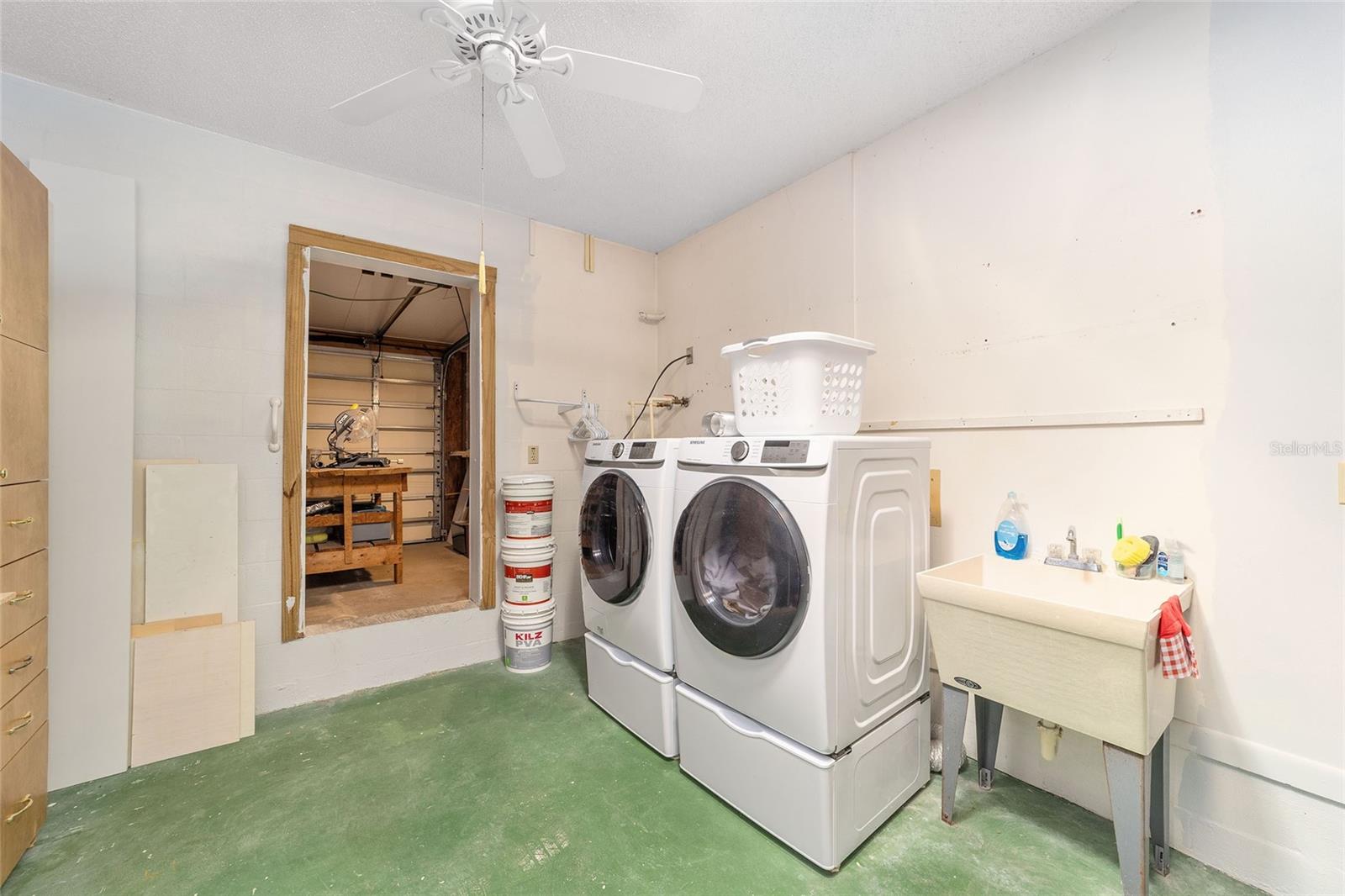 ON TOP OF THE WORLD - Residential