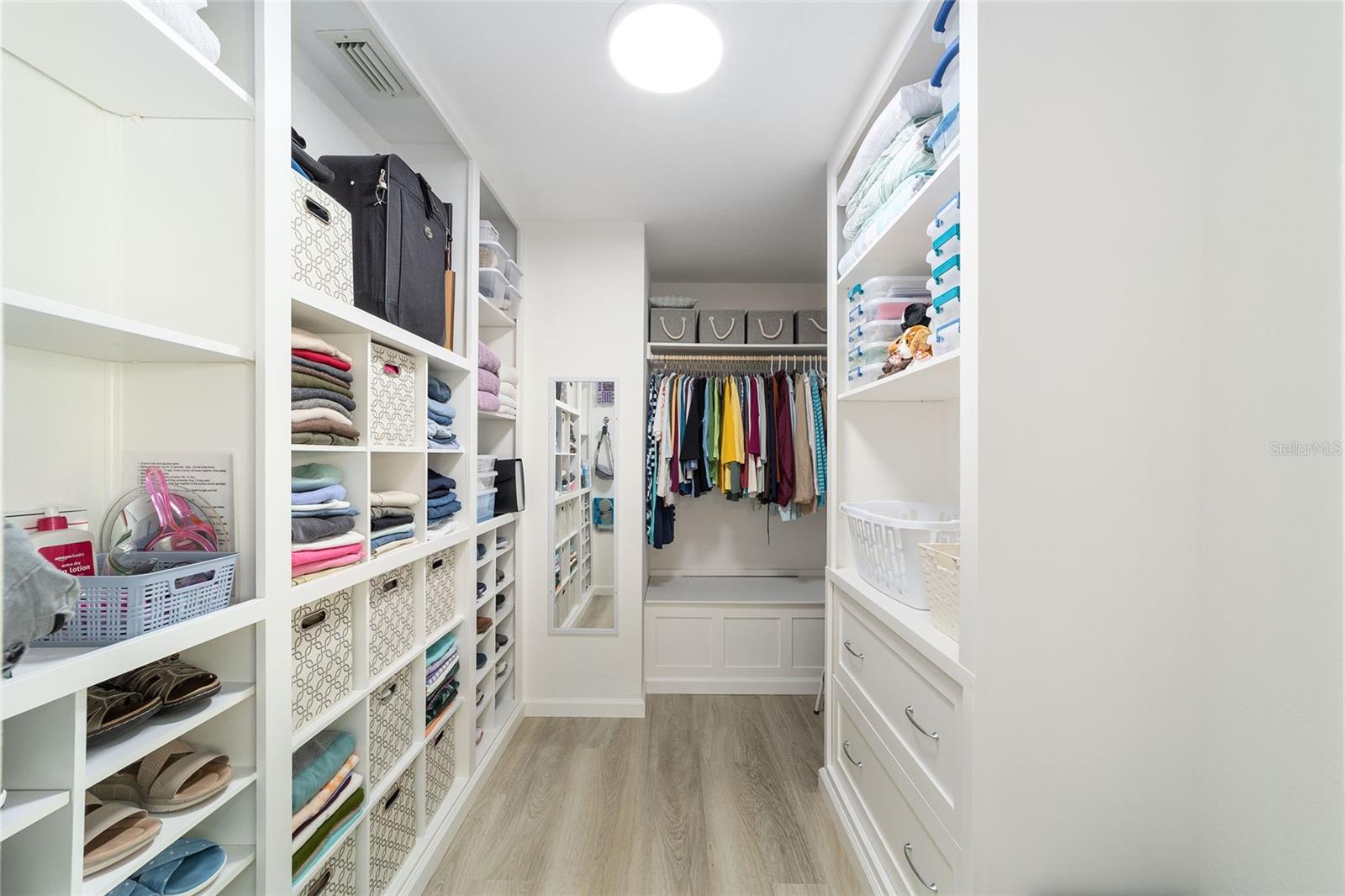 ON TOP OF THE WORLD - Residential