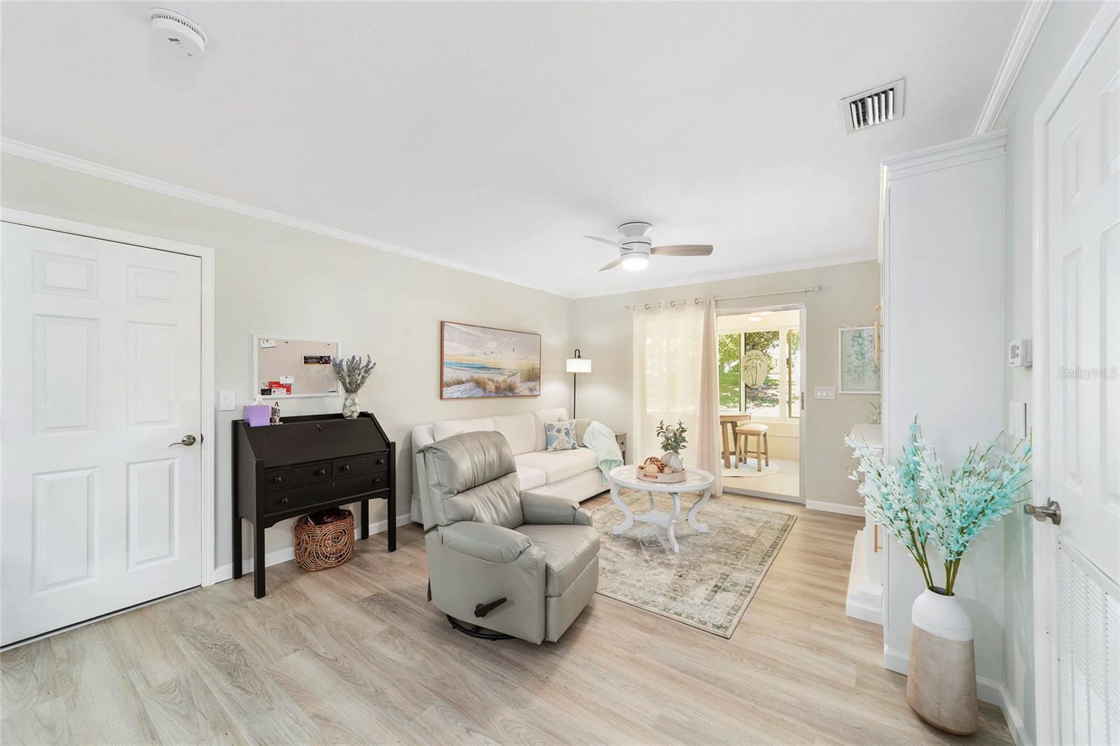 ON TOP OF THE WORLD - Residential