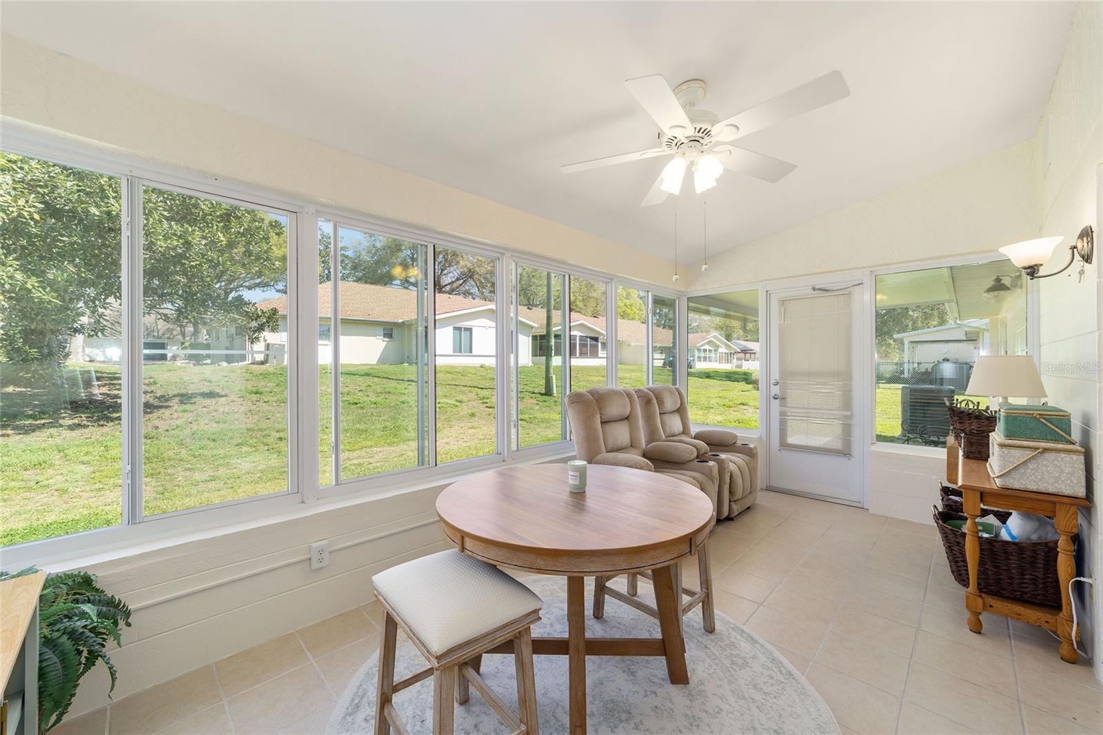 ON TOP OF THE WORLD - Residential