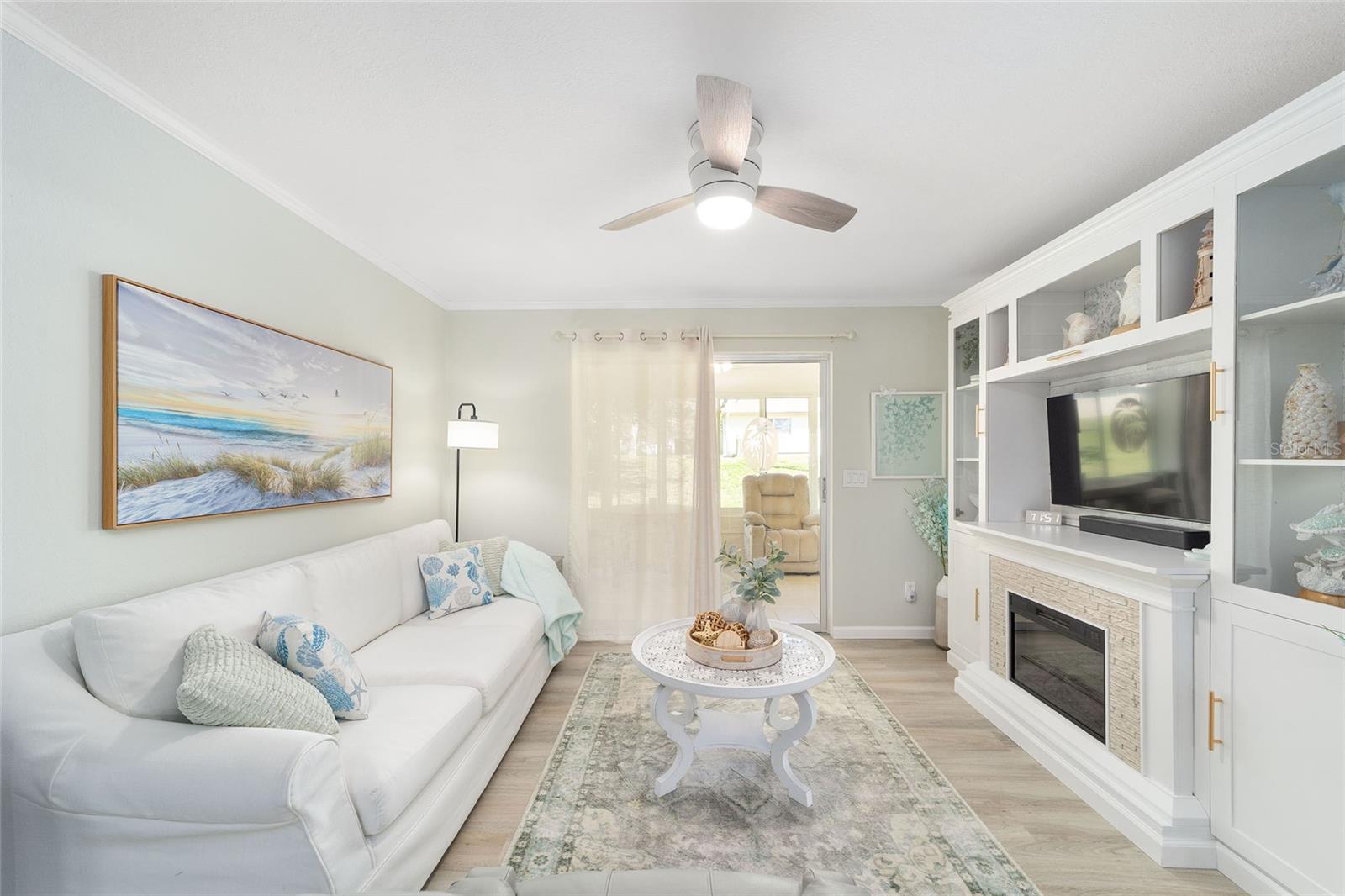 ON TOP OF THE WORLD - Residential