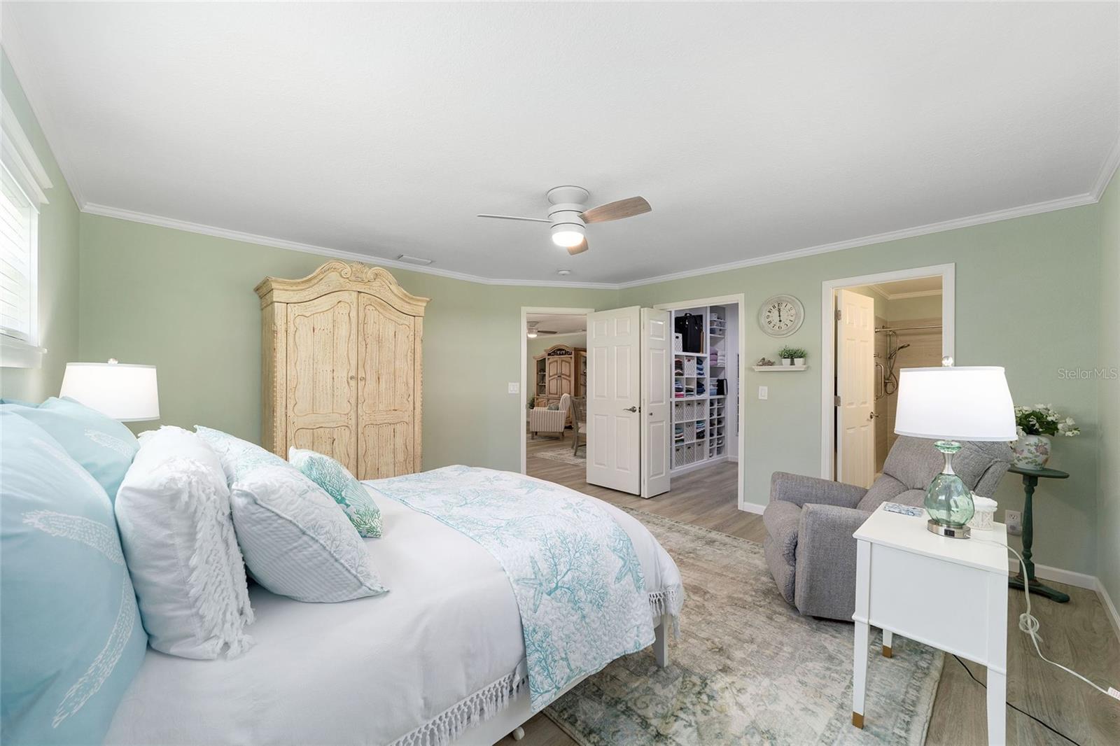 ON TOP OF THE WORLD - Residential