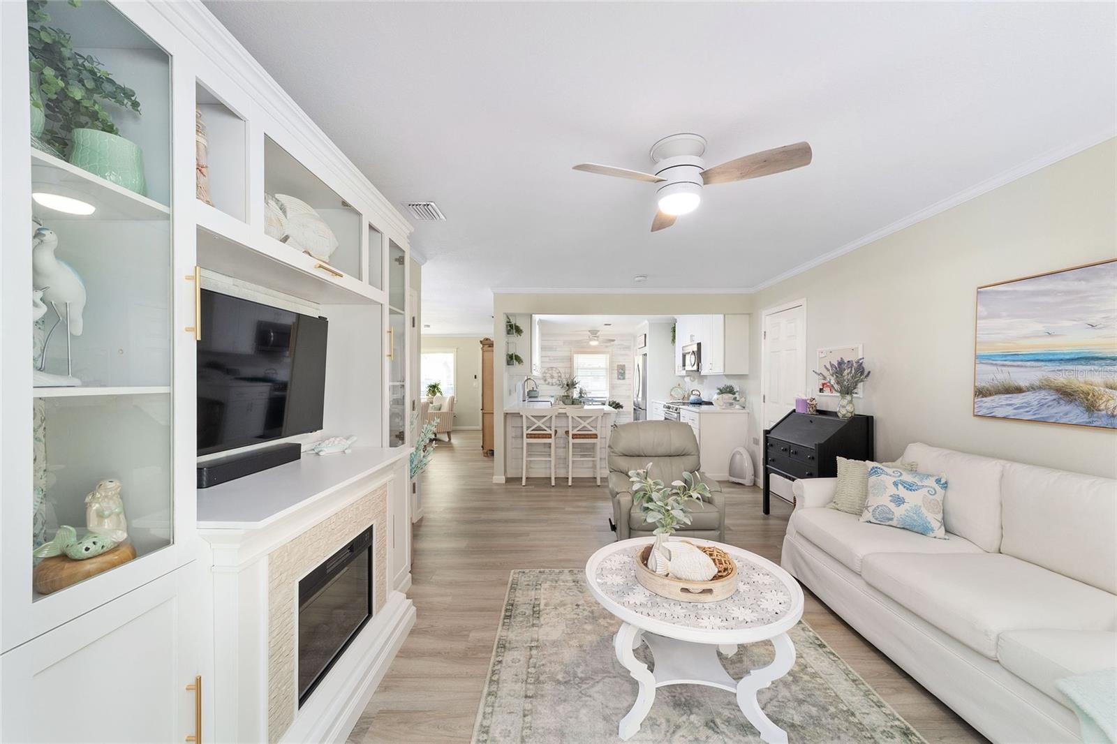 ON TOP OF THE WORLD - Residential