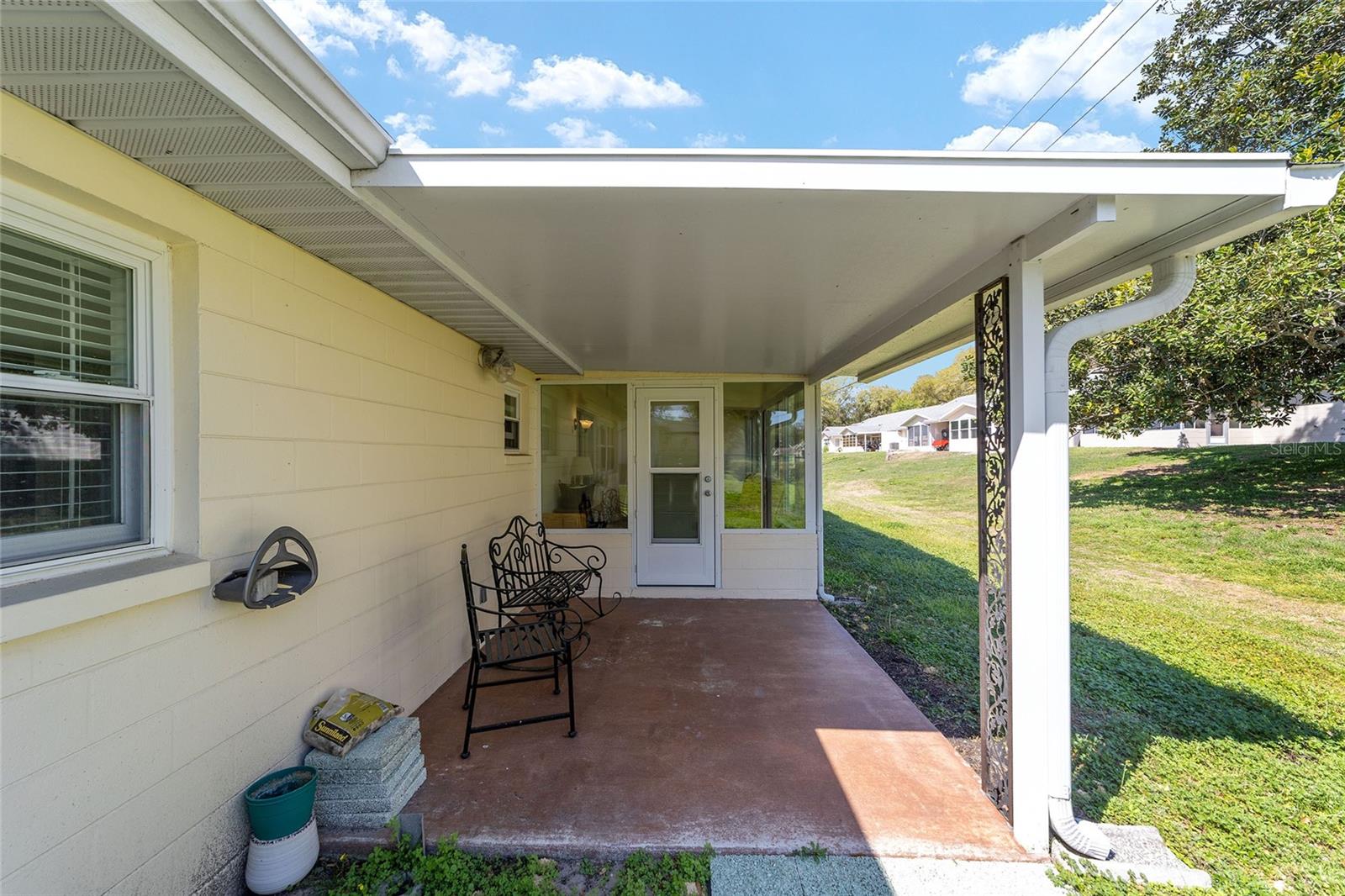 ON TOP OF THE WORLD - Residential