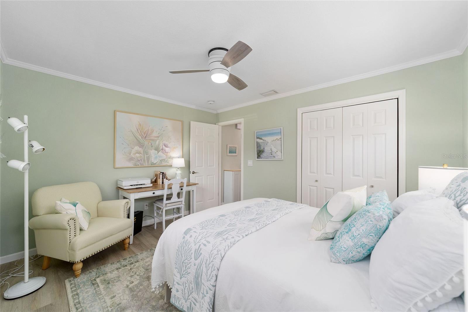 ON TOP OF THE WORLD - Residential