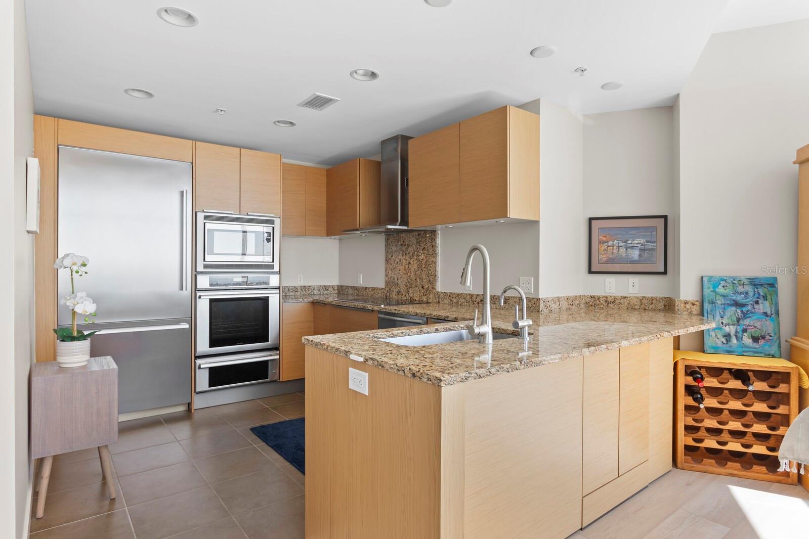 SIGNATURE PLACE CONDO - Residential