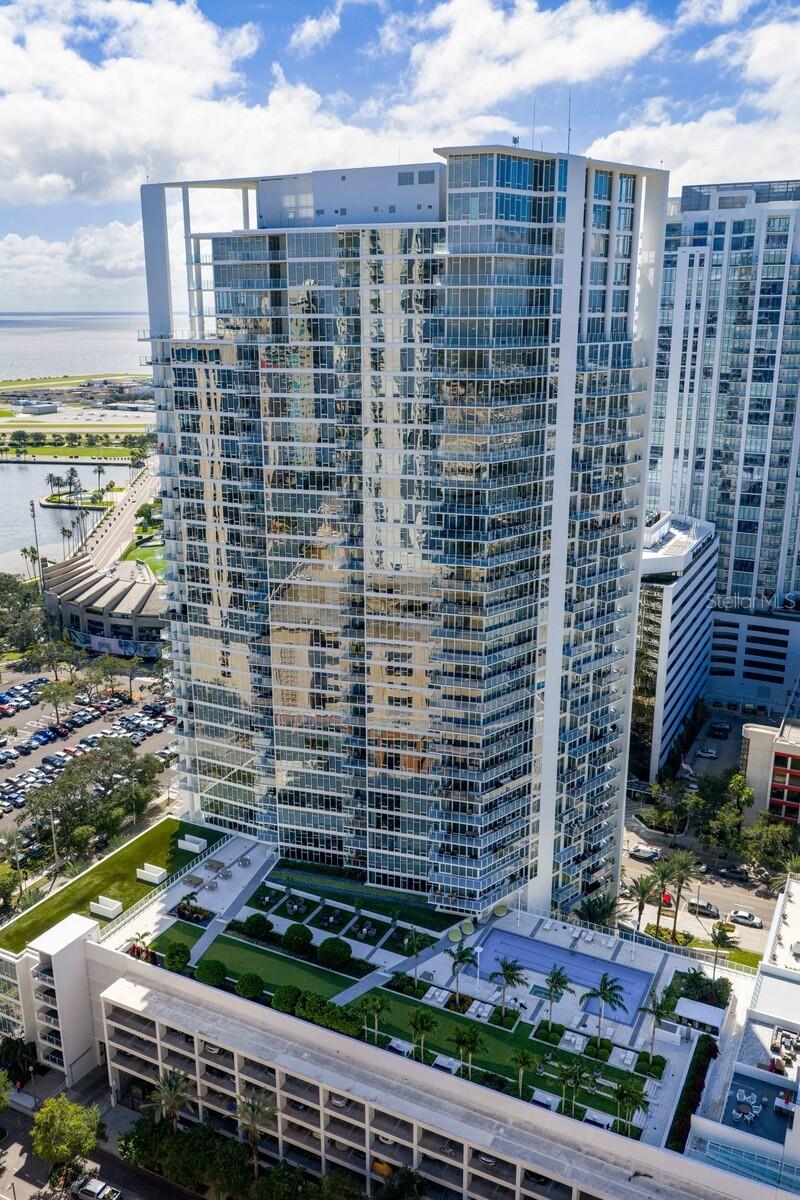 SIGNATURE PLACE CONDO - Residential