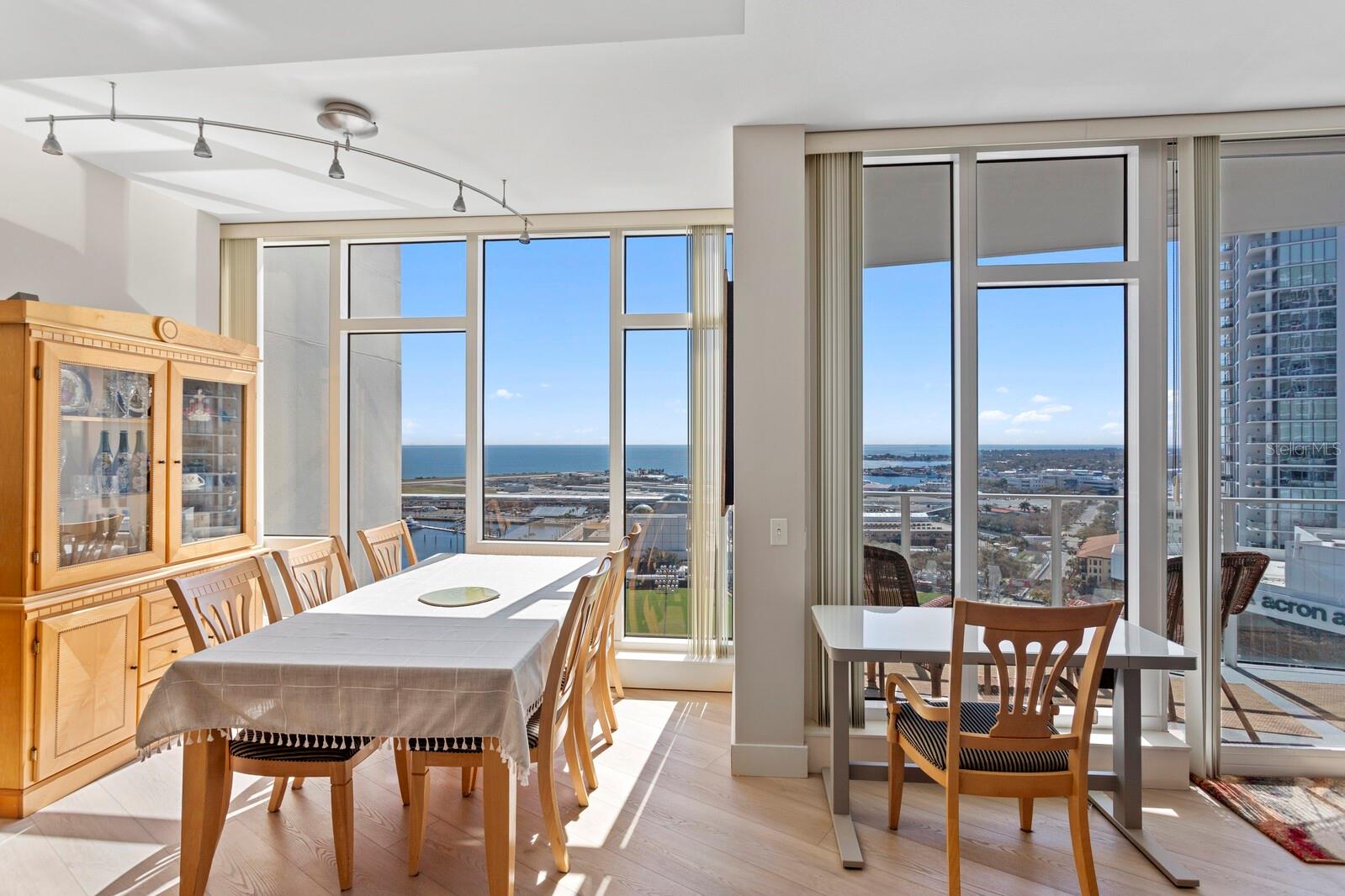 SIGNATURE PLACE CONDO - Residential