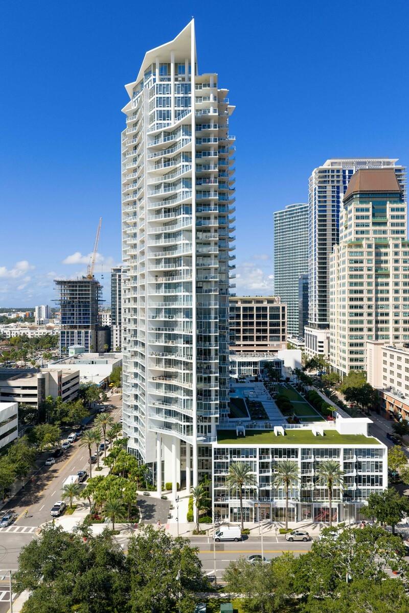 SIGNATURE PLACE CONDO - Residential