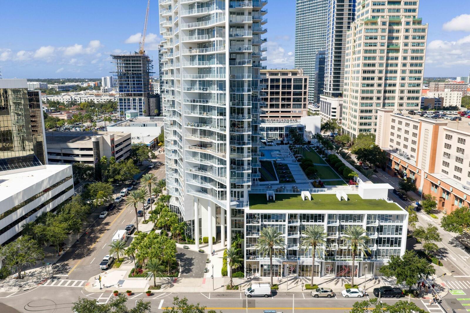 SIGNATURE PLACE CONDO - Residential