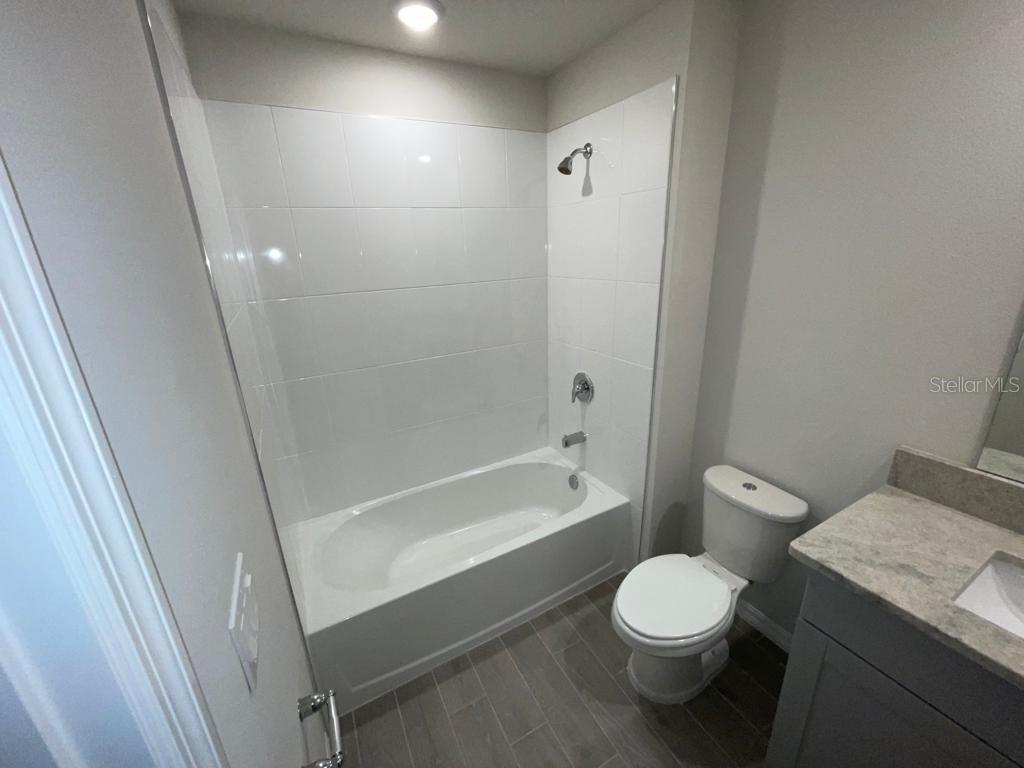 UNION SQUARE - Residential Lease