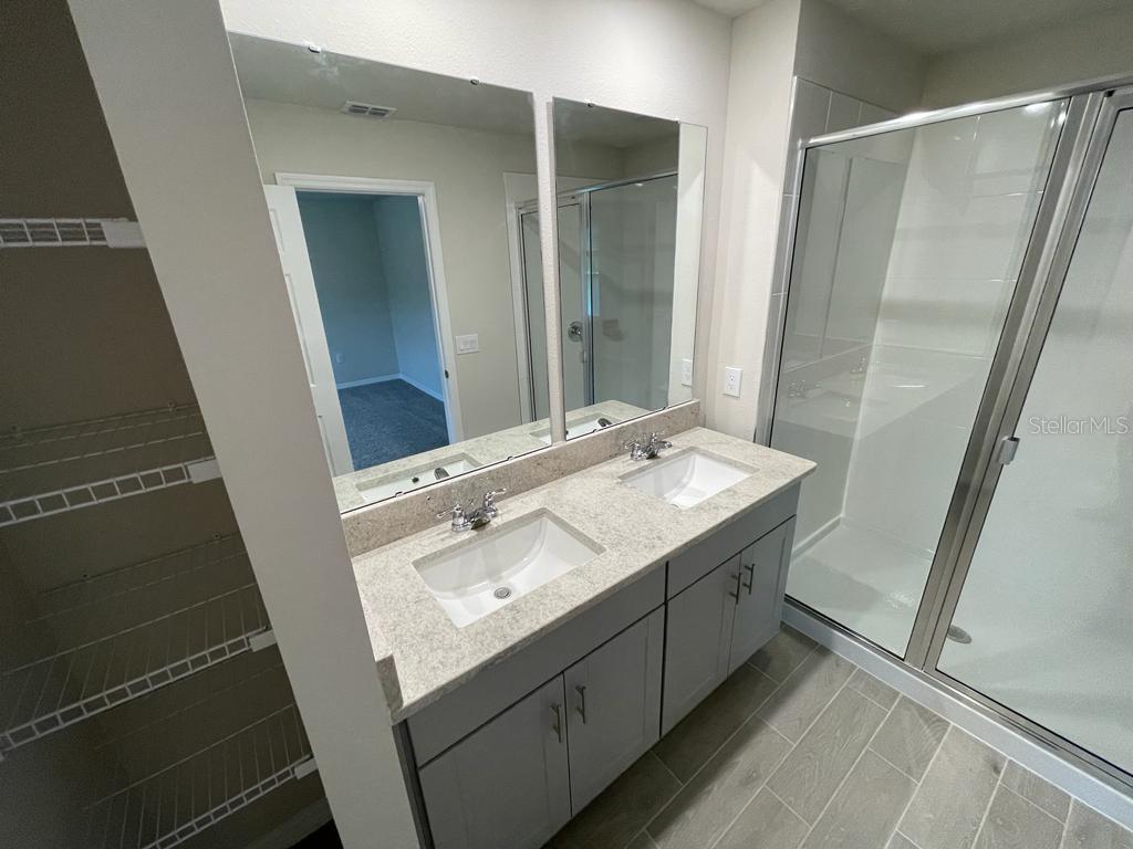 UNION SQUARE - Residential Lease