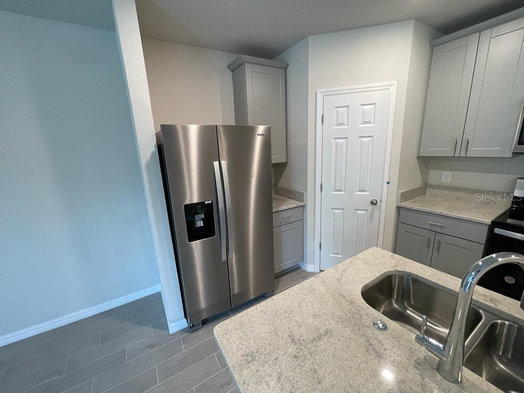 UNION SQUARE - Residential Lease