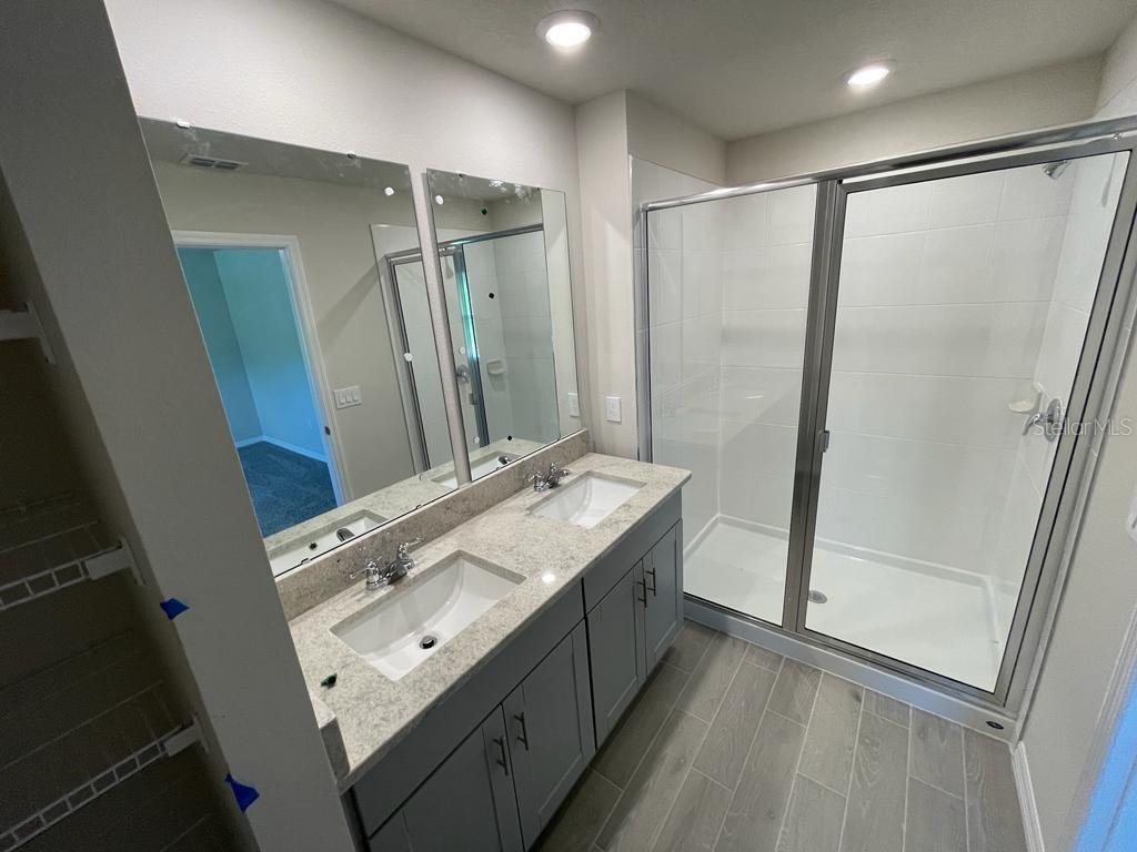 UNION SQUARE - Residential Lease