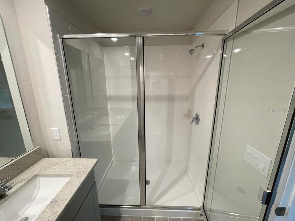 UNION SQUARE - Residential Lease