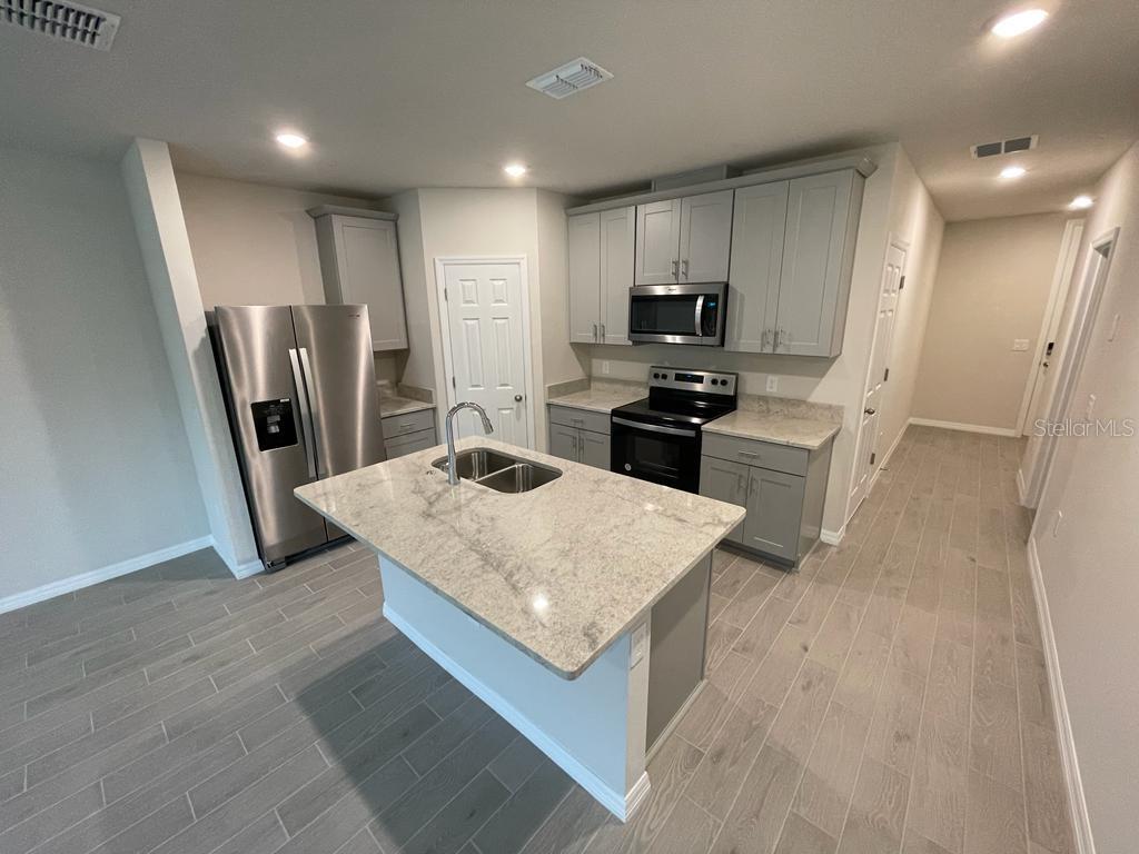 UNION SQUARE - Residential Lease