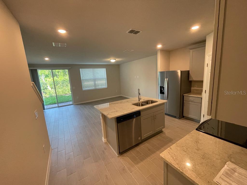 UNION SQUARE - Residential Lease