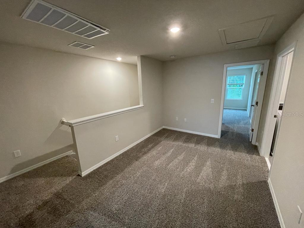 UNION SQUARE - Residential Lease