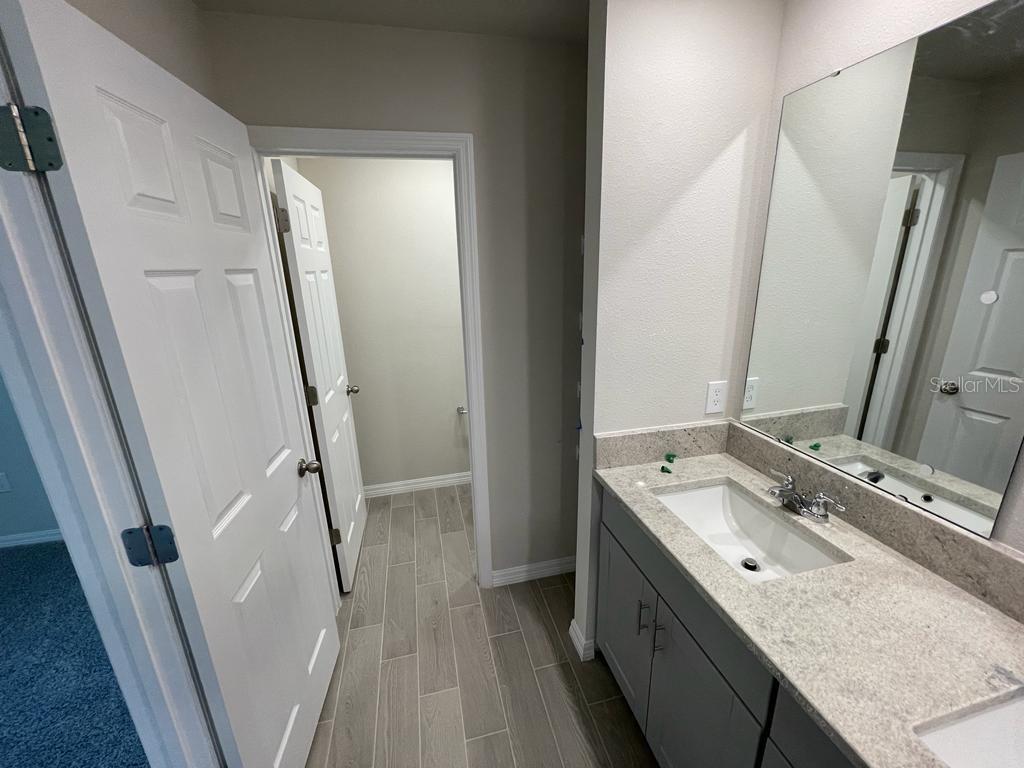 UNION SQUARE - Residential Lease