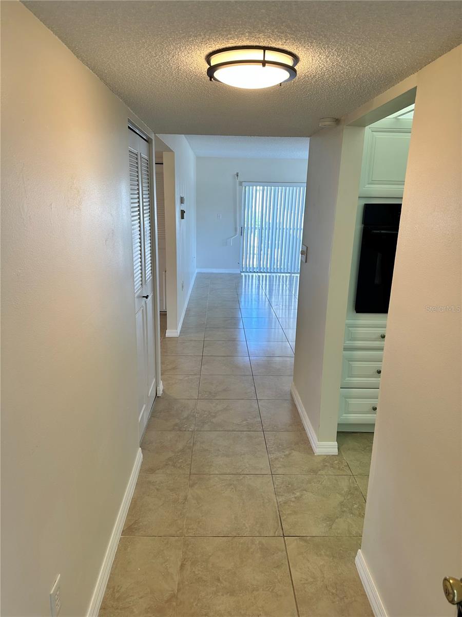 315 N CAUSEWAY 2060