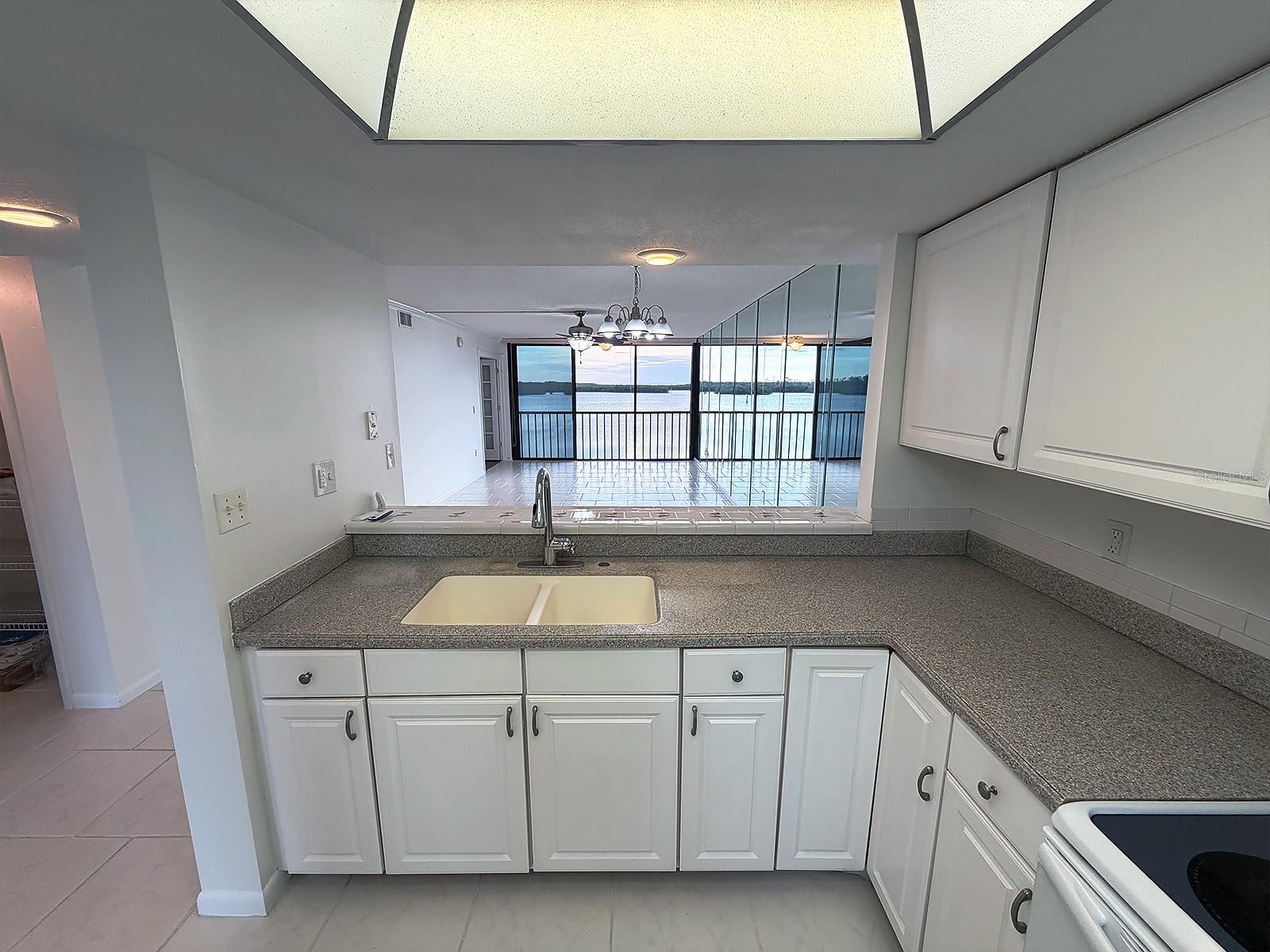 SAND PEBBLE POINTE CONDO 03 - Residential