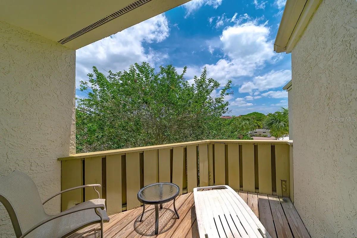 BAY OAKS - Residential Lease