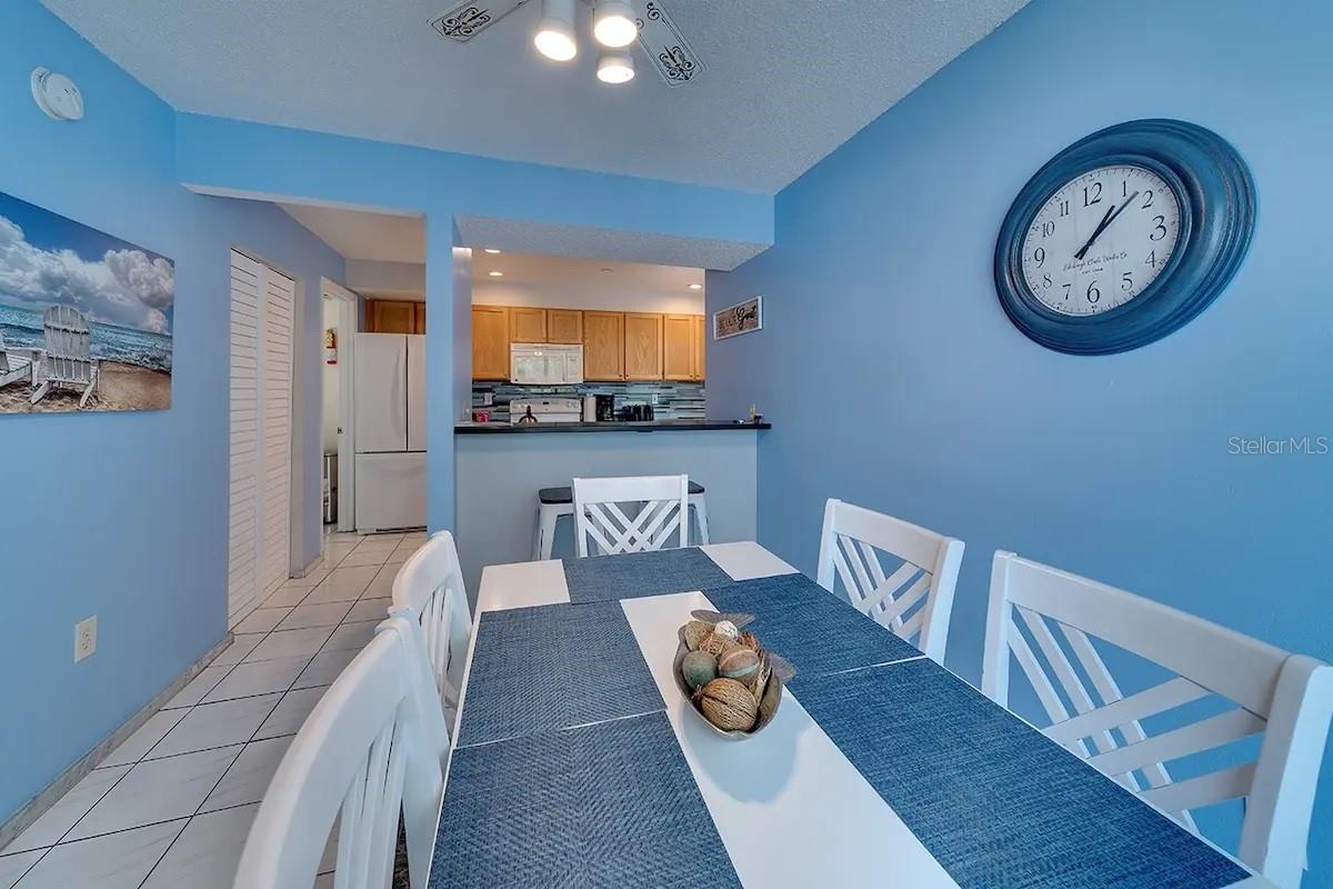 6157 MIDNIGHT PASS ROAD D32