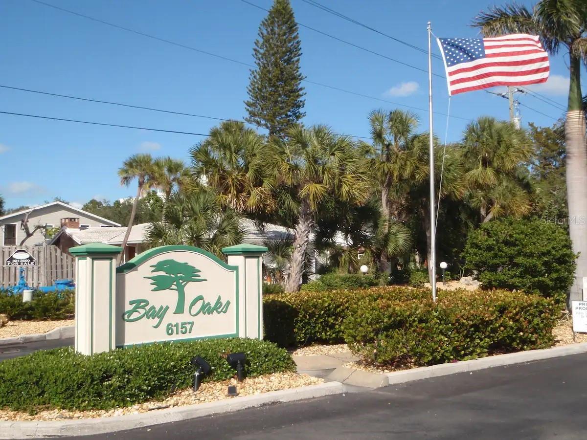 BAY OAKS - Residential Lease