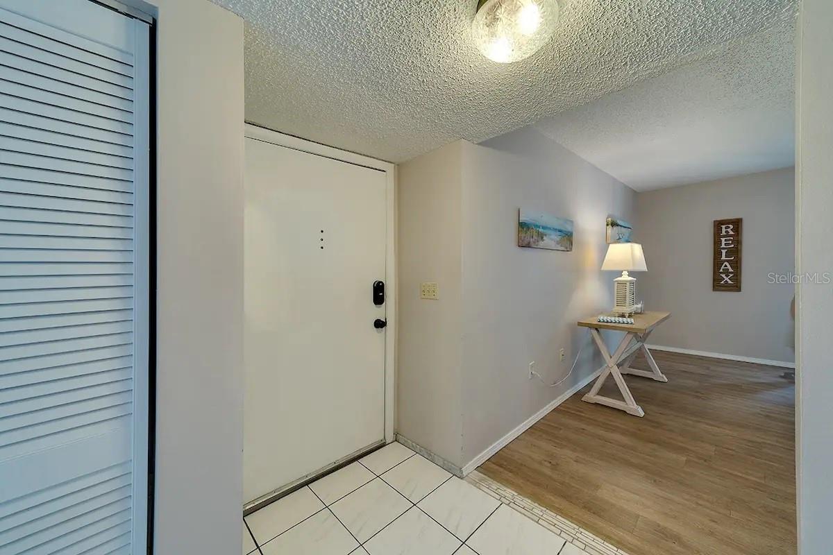 BAY OAKS - Residential Lease