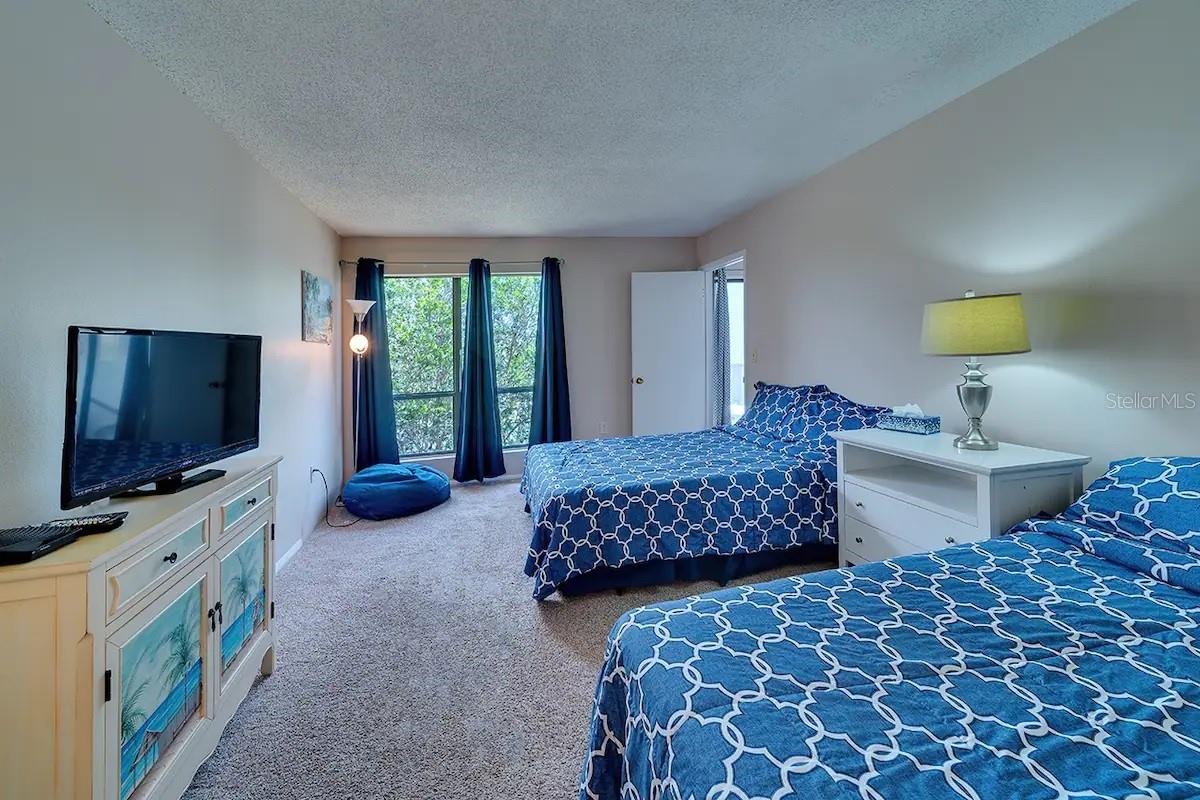 BAY OAKS - Residential Lease