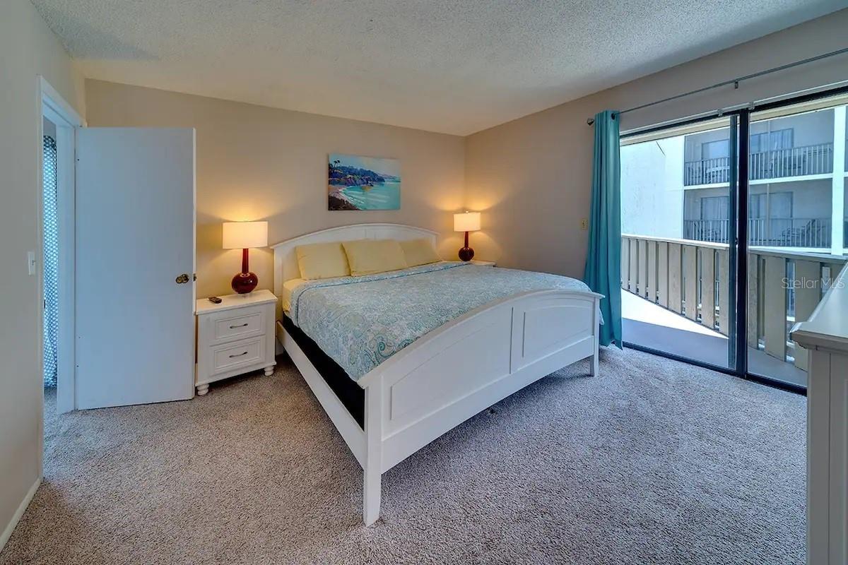 BAY OAKS - Residential Lease