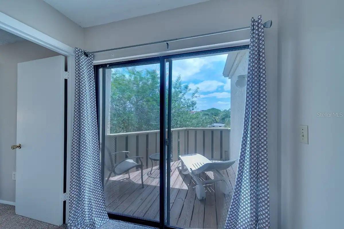 BAY OAKS - Residential Lease