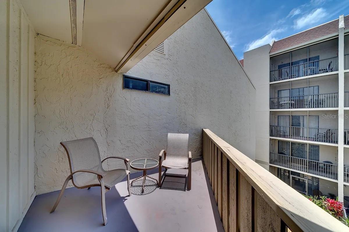 BAY OAKS - Residential Lease