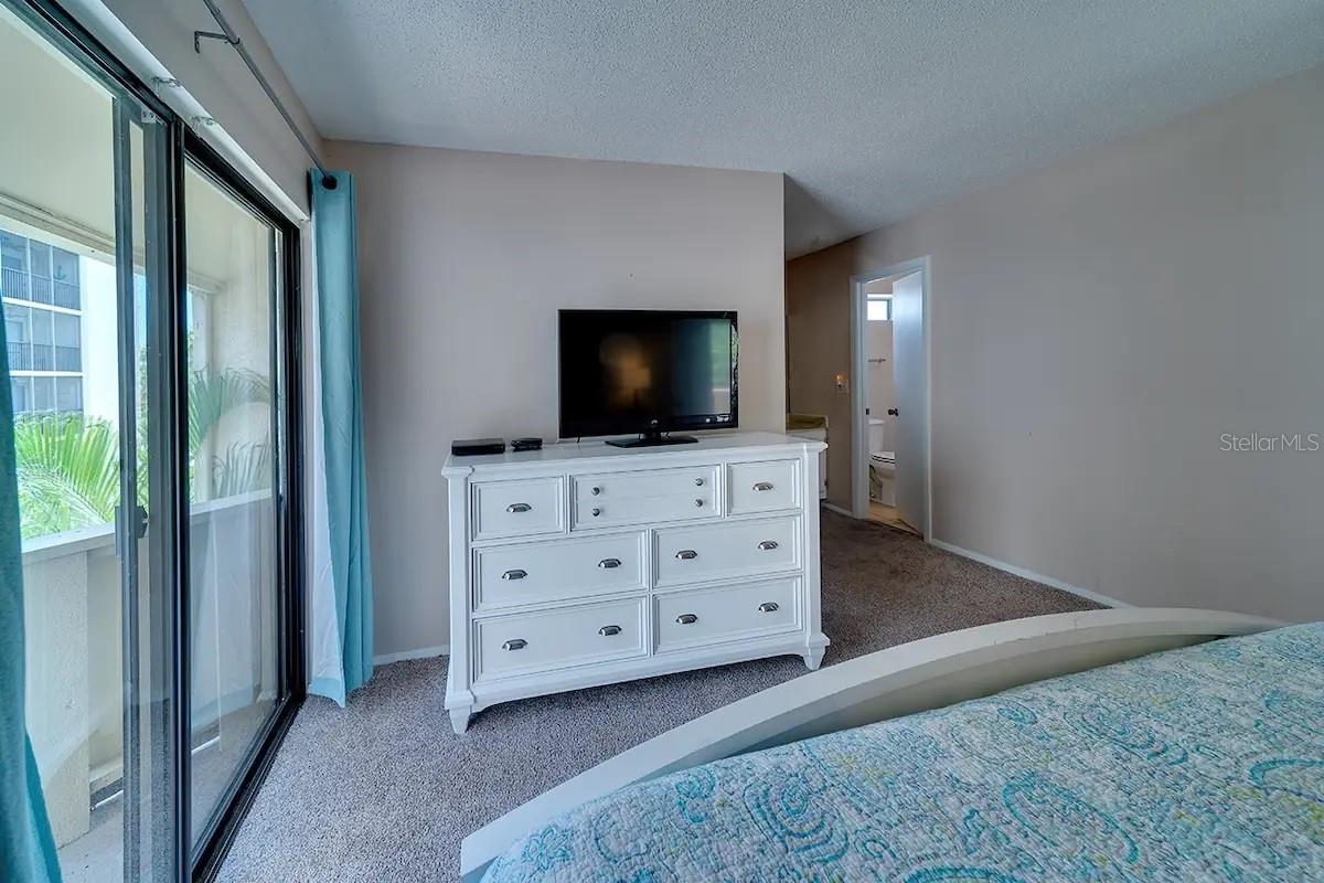 BAY OAKS - Residential Lease