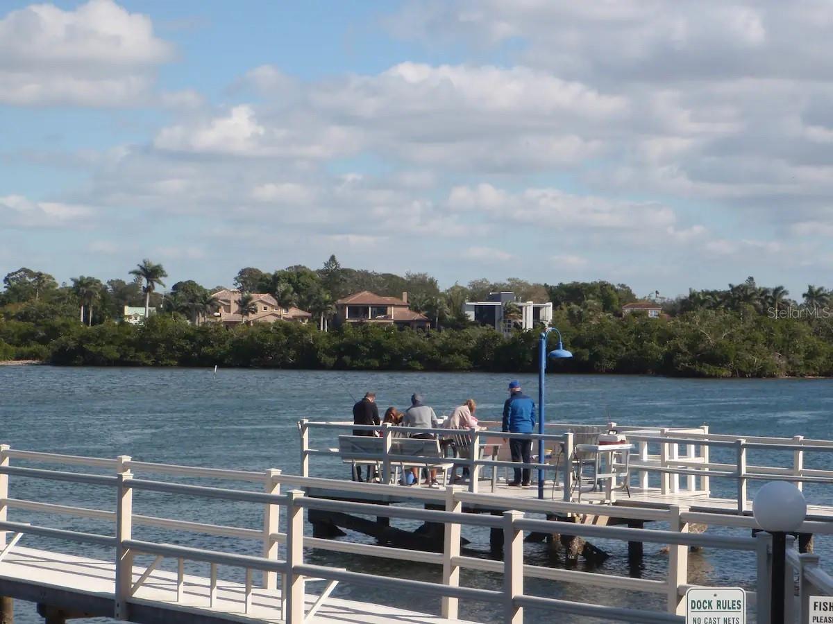 BAY OAKS - Residential Lease