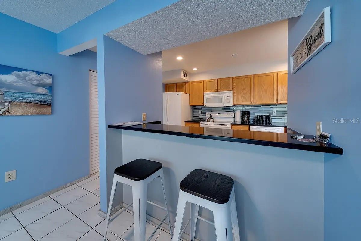 BAY OAKS - Residential Lease