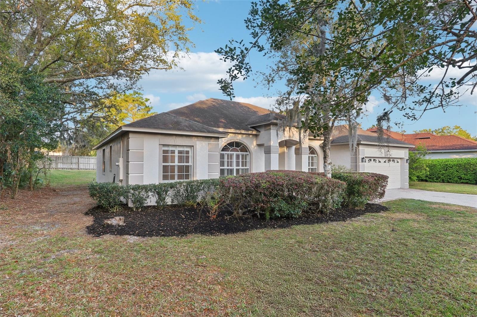 250 LAKERIDGE COURT