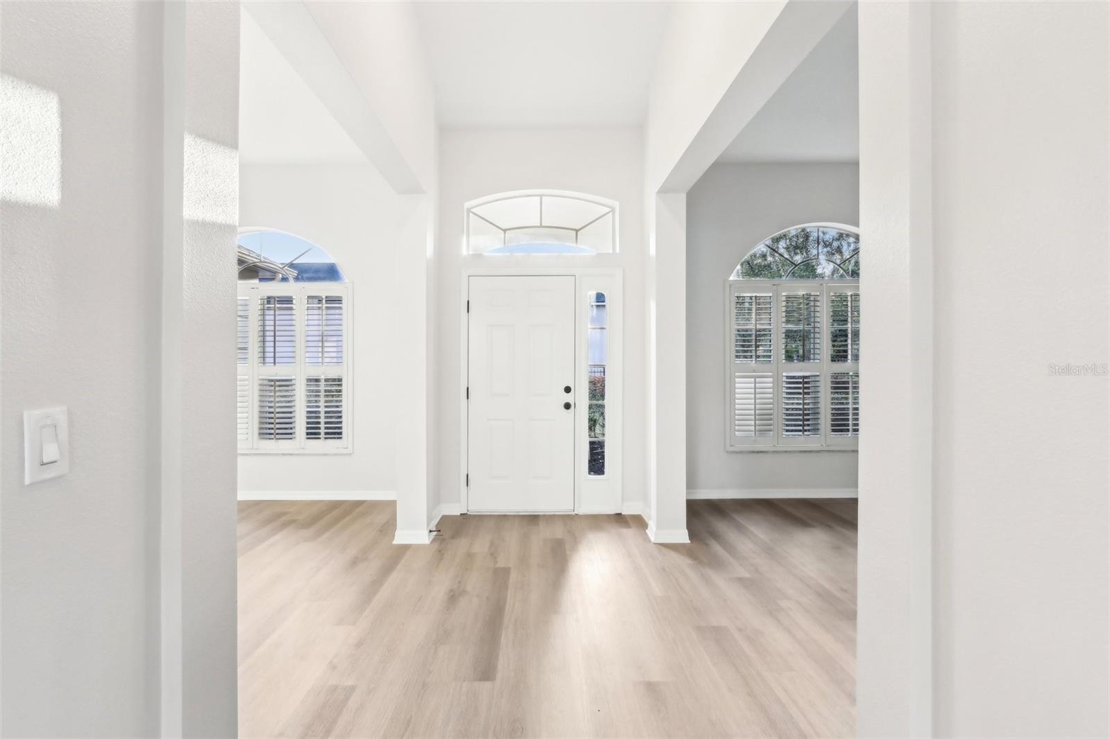 250 LAKERIDGE COURT