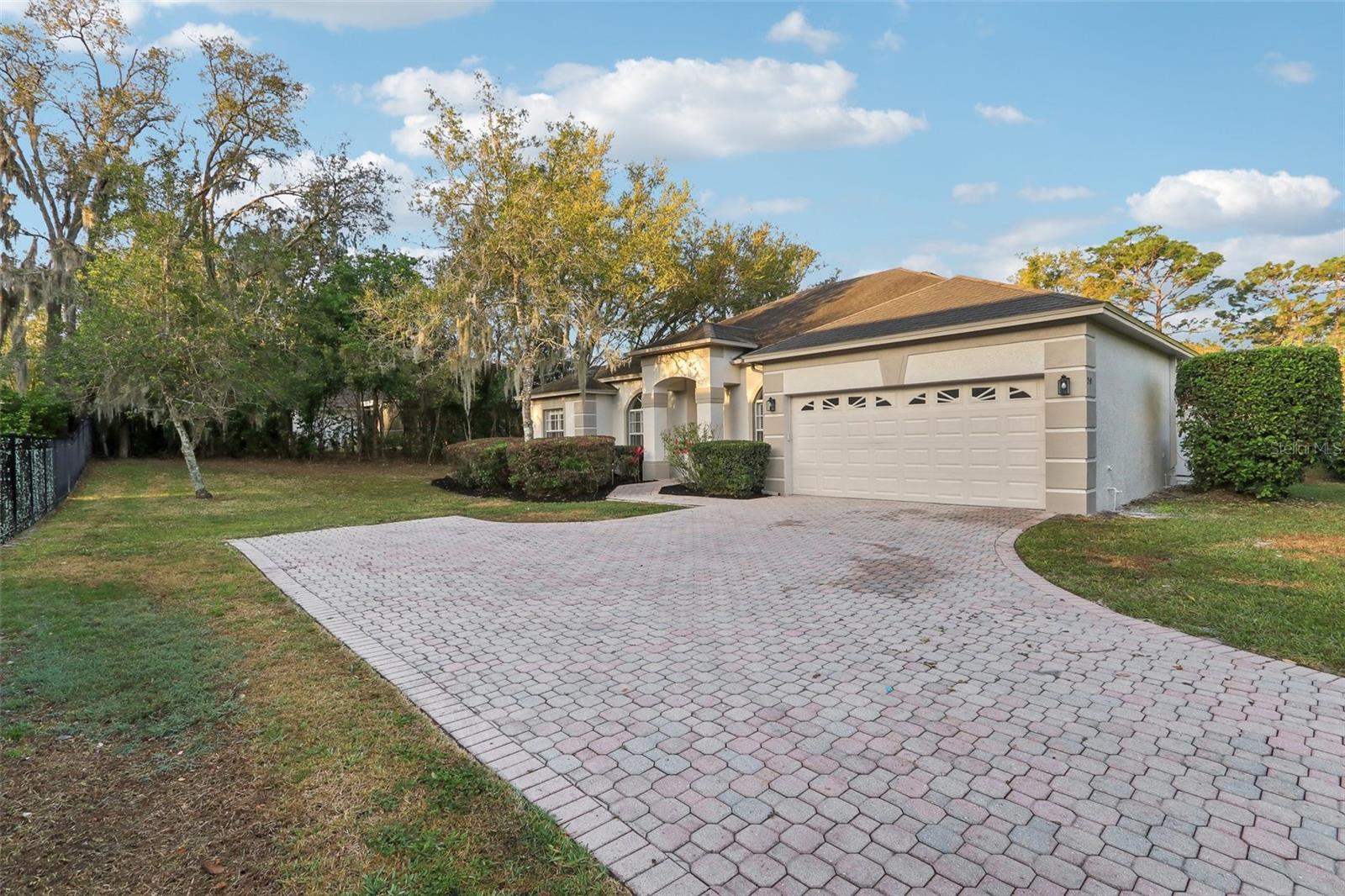 250 LAKERIDGE COURT