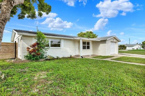 Photo of 1313 Chancellor Drive, Holiday, FL 34690 (MLS # TB8426910)