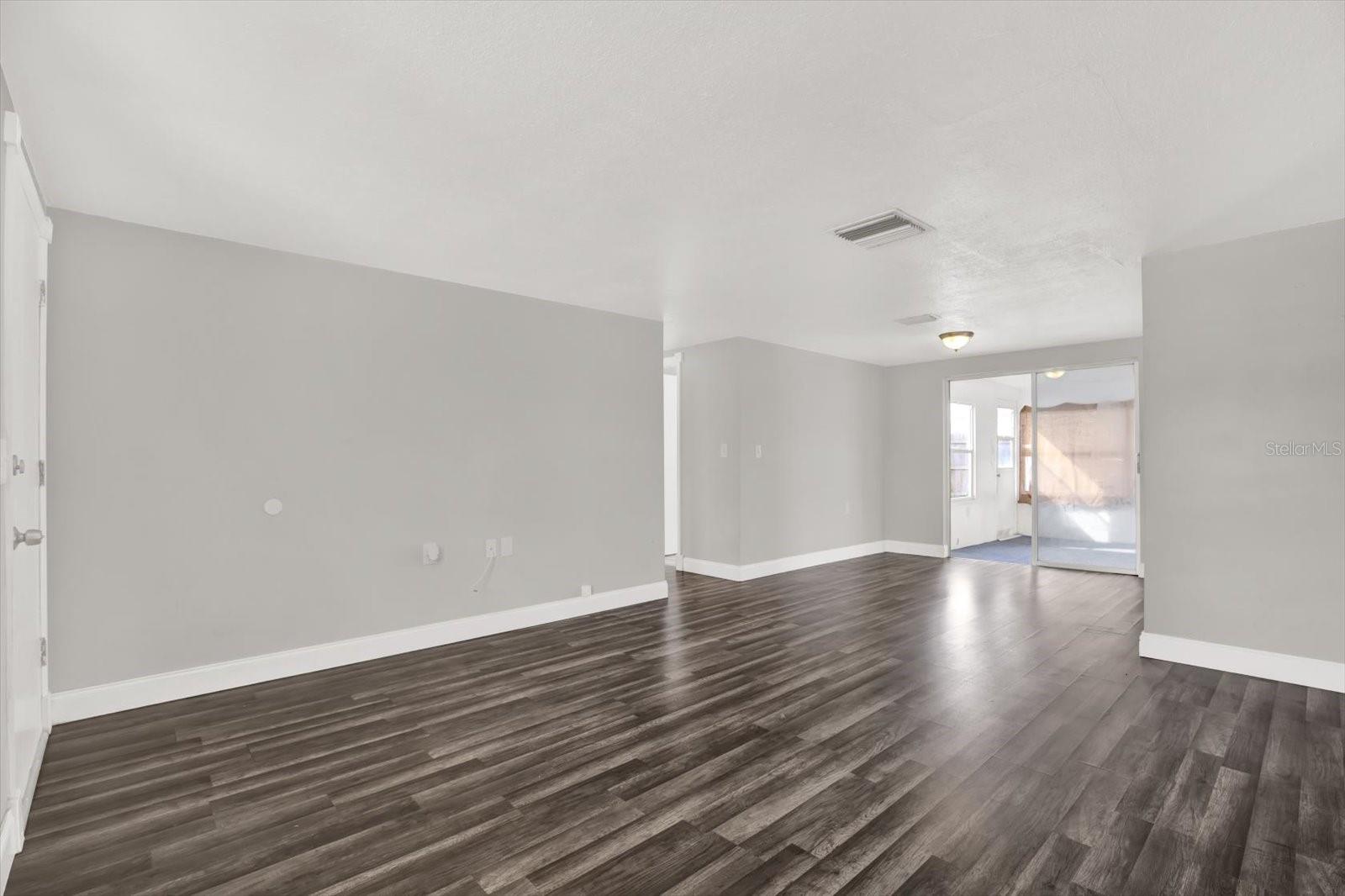 FOREST HILLS - Residential