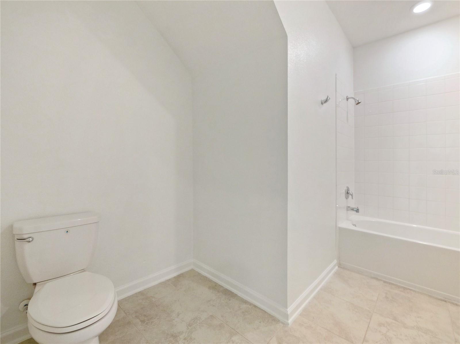 CRYSTAL CRK/ORLANDO PH 8 - Residential Lease