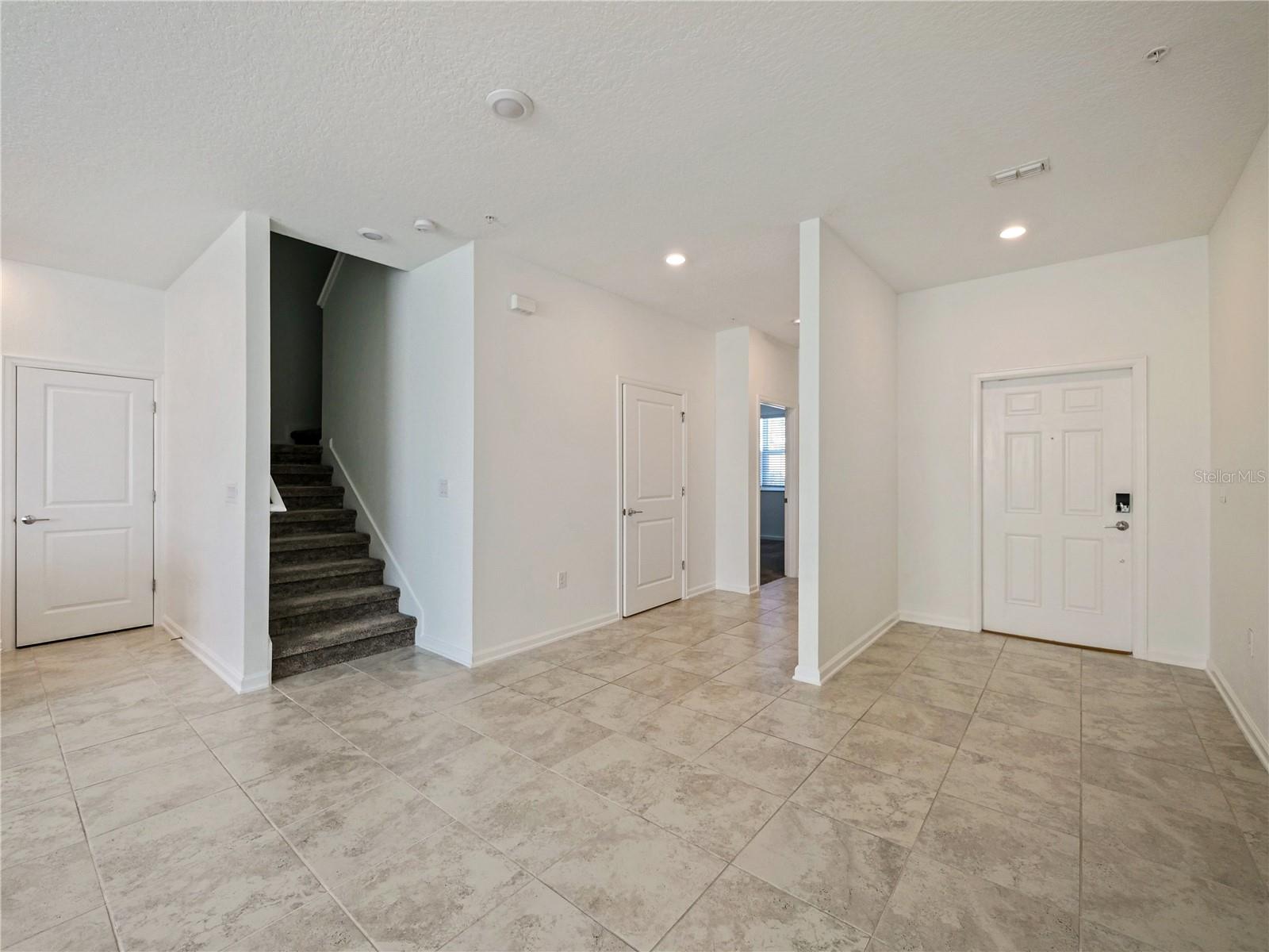 CRYSTAL CRK/ORLANDO PH 8 - Residential Lease