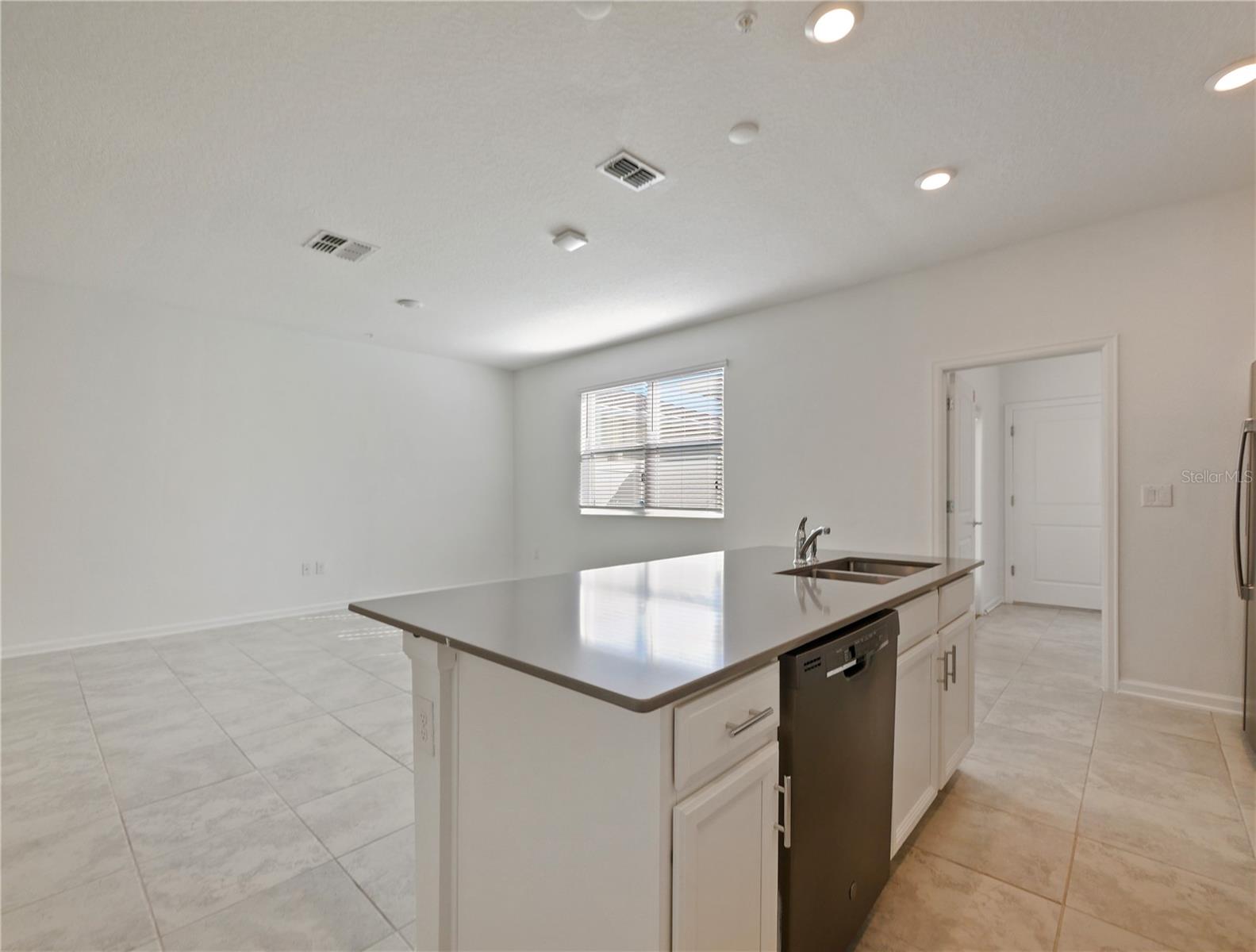 CRYSTAL CRK/ORLANDO PH 8 - Residential Lease