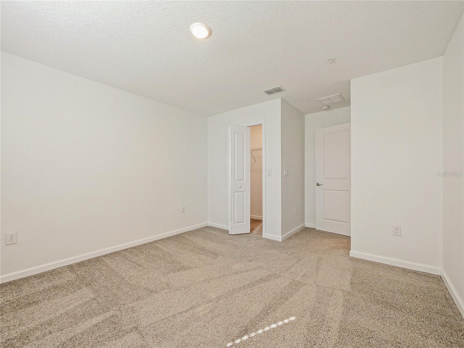 CRYSTAL CRK/ORLANDO PH 8 - Residential Lease