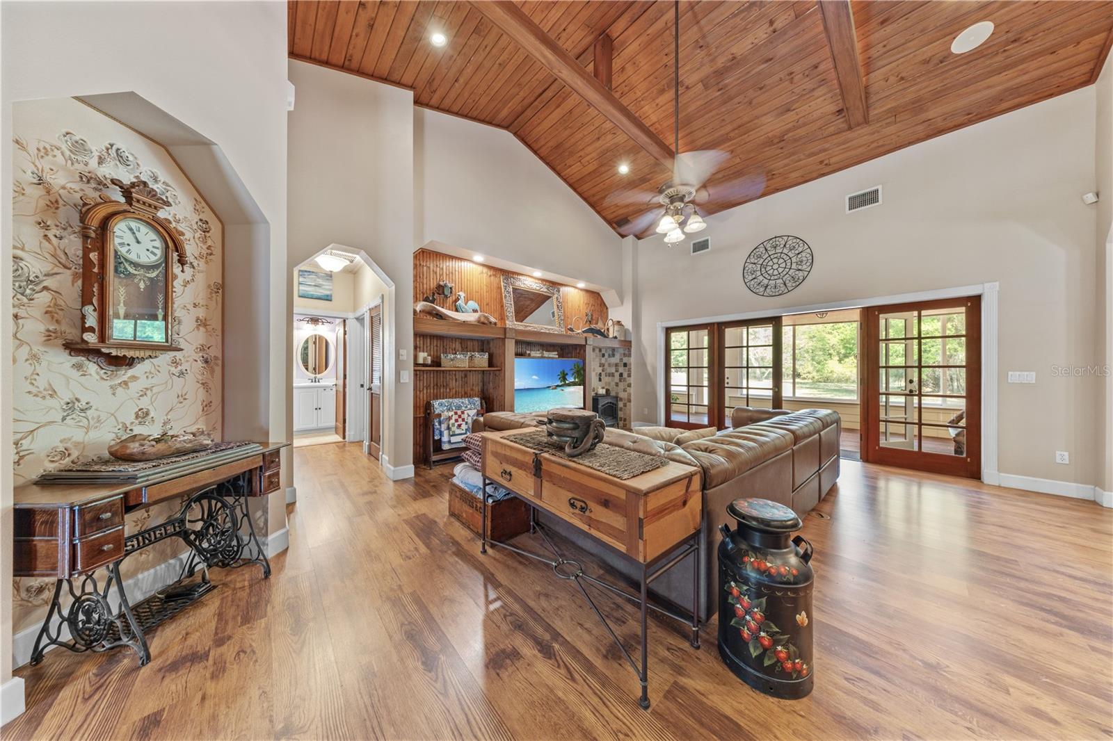 FLORIDA GROVES COMPANYS FIRST ADD TO BLACK HAMMOCK - Residential