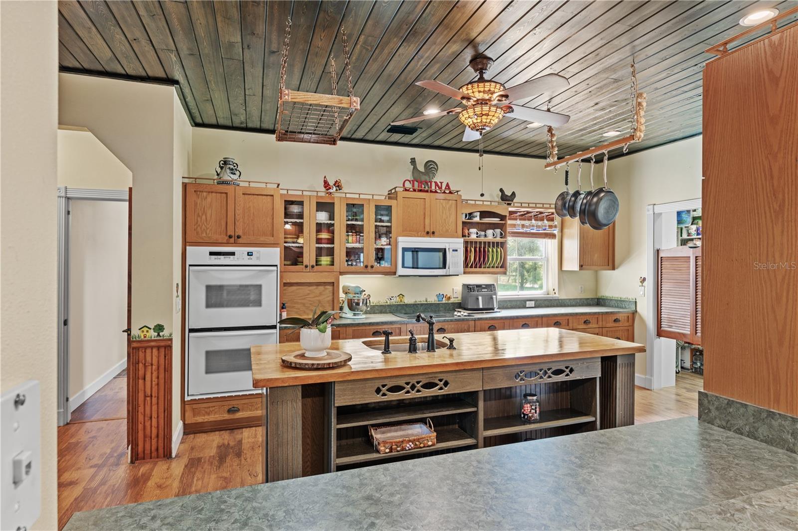 FLORIDA GROVES COMPANYS FIRST ADD TO BLACK HAMMOCK - Residential