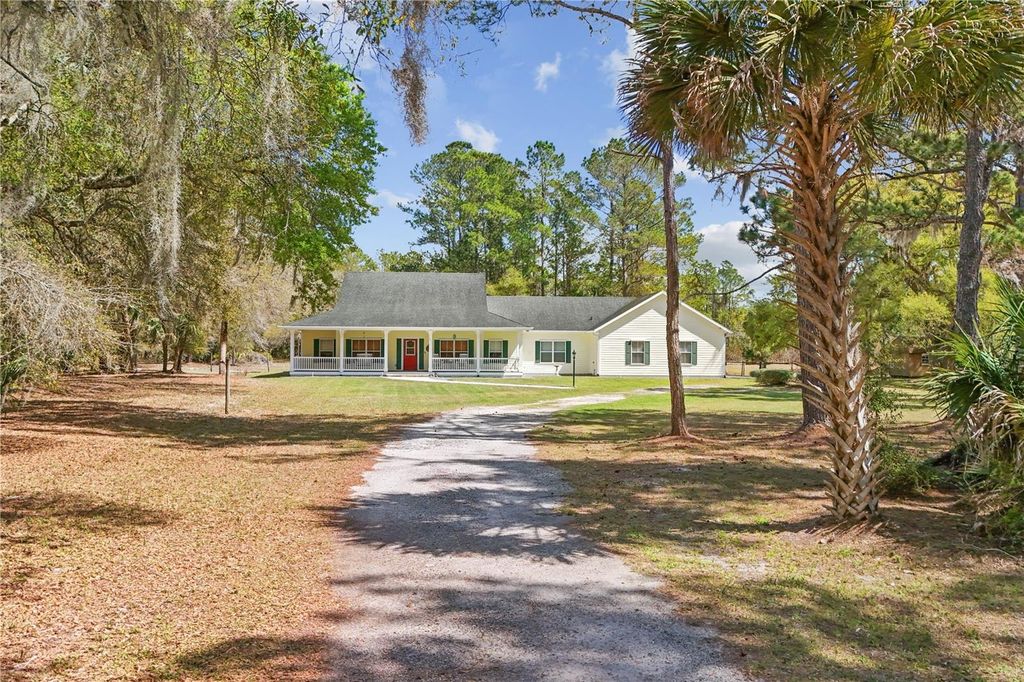 Photo of 1621 Barr St, Oviedo, FL 32765 (MLS # O6392815)